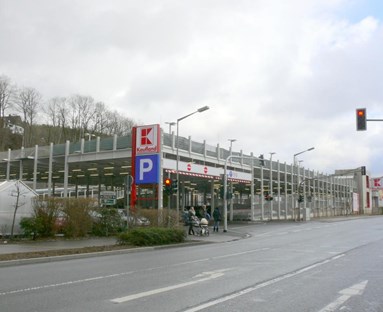 Markt Gummersbach-Dieringhausen, Trödelmarkt beim überdachten Kaufland