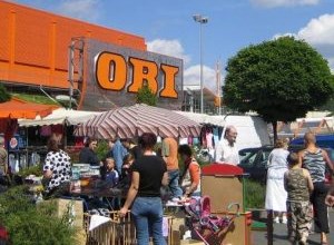 Koln Buchheim Trodelmarkt Beim Obi Baumarkt