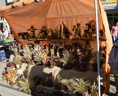 Markt Denklingen, Raritätenmarkt, Rund ums Rathaus und auf dem Burghof