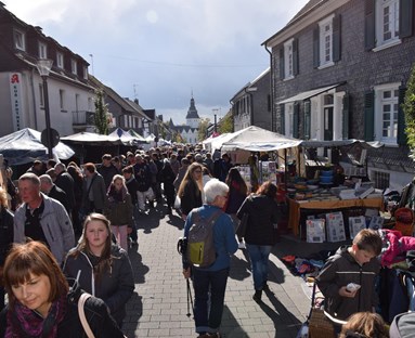 Markt Nümbrecht, Bergischer Prüllenmarkt im historischen Ortskern